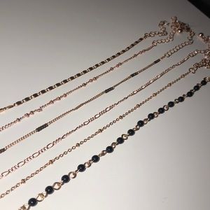 6 necklaces (chokers)